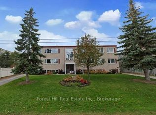176 8th St #102, Collingwood, ON L9Y2C8