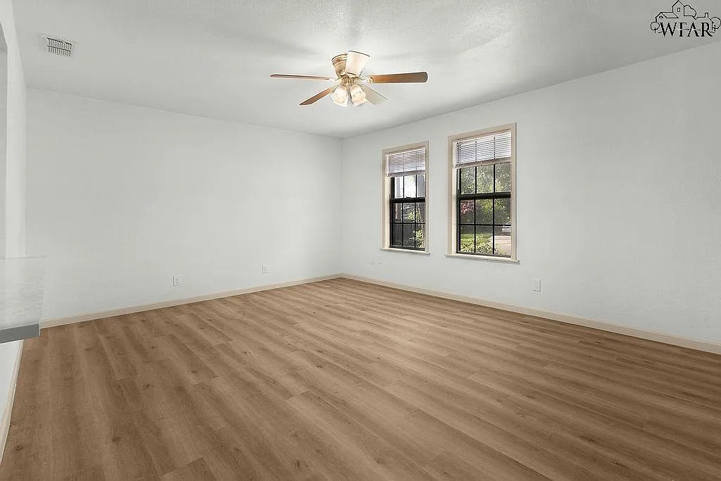 3 bed, 2.5 bath, 1740 sqft, $1,850 — Photo 3