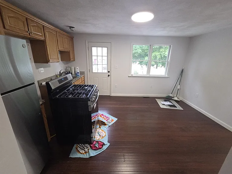 114 Front St #114 — Photo 4