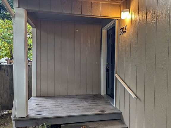 2nd image of 361-363 21st St SE