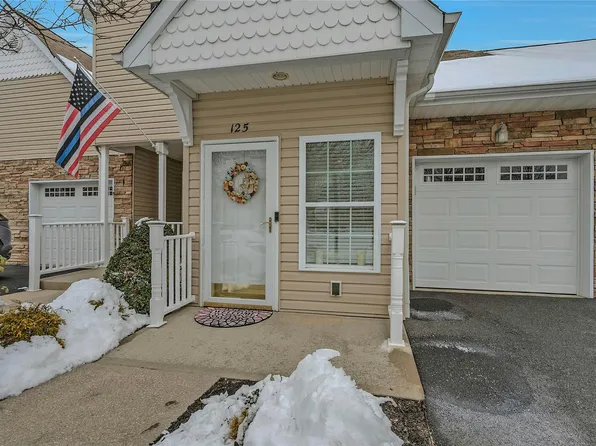 125 Pond Circle #125, Mount Sinai, NY 11766