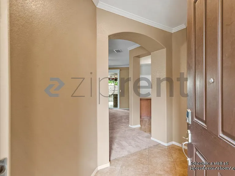 276 Colonial Trl — Photo 4