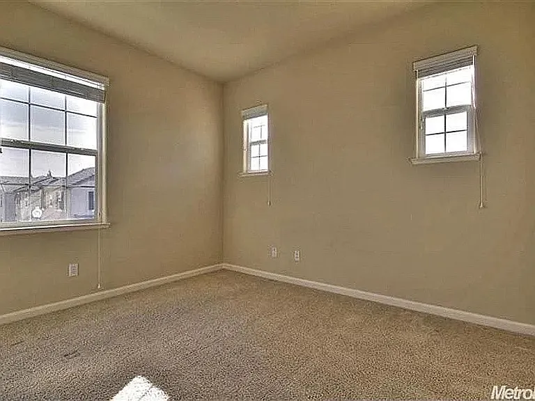 9035 Crescenda Lane - 9035 — Photo 3