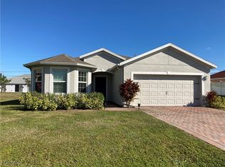 927 SE 5th Ct, Cape Coral, FL 33990