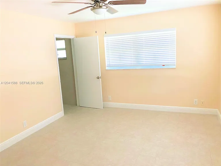 1940 NE 34th Ct #1950 — Photo 5