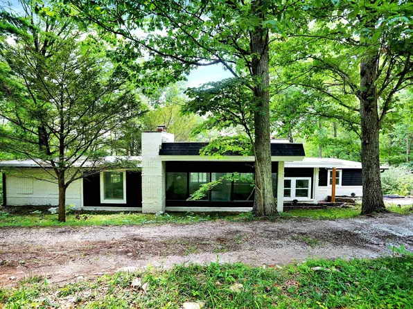3322 State Road 135 Rd N, Nashville, IN 47448