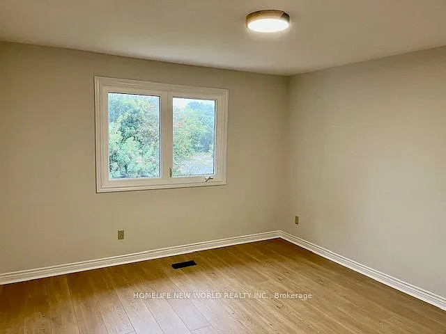 52 Fairholme Dr — Photo 21