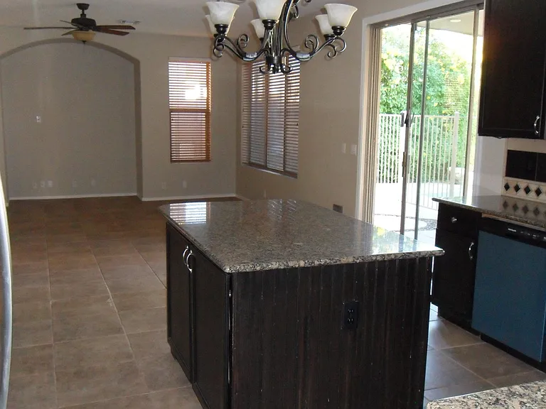 9008 W Quail Ave — Photo 4