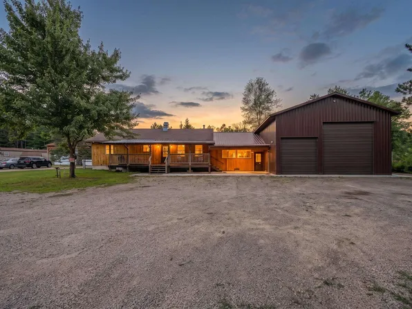 N8563 Bluebird Ln, Crivitz, WI 54114