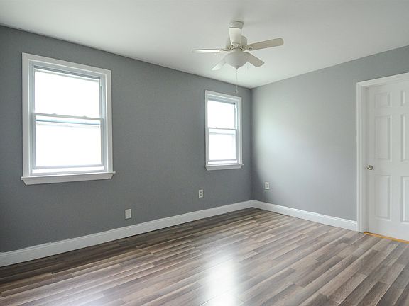 5th image of 48 Humphrey Ave Floor 2