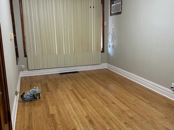 2921 S Lowe Ave APT 1, Chicago, IL 60616