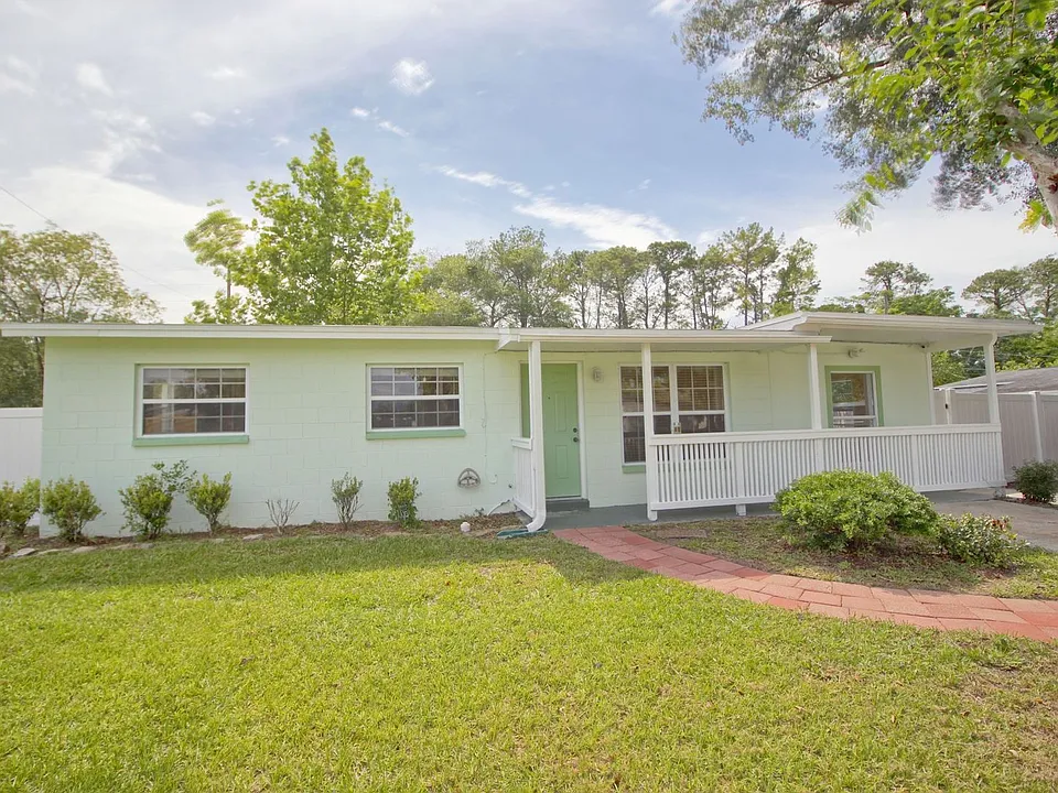323 Elm Dr