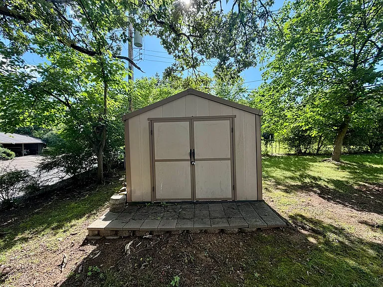 2120 Garner Ln — Photo 41