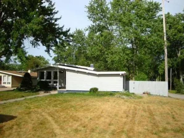 6108 Crest Rd, Jackson, MI 49203