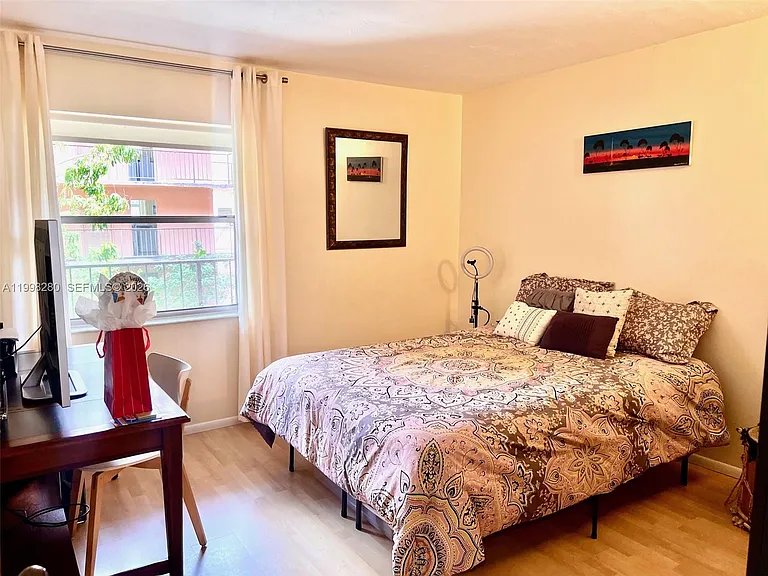 2841 Somerset Dr #215 — Photo 24