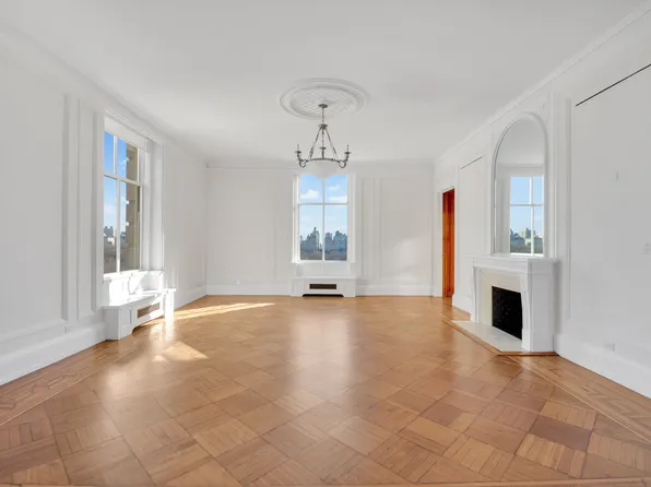 135 Central Park West image 1 of 15