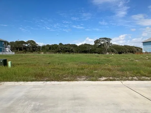 148 Breezeway Dr, Rockport, TX 78382