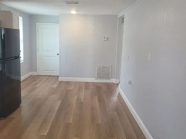1320 Oleander Ave — Photo 7