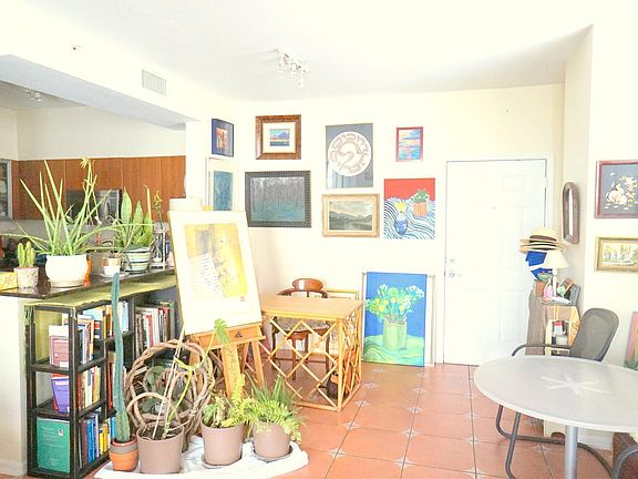 4th image of 233 S Federal Highway #401