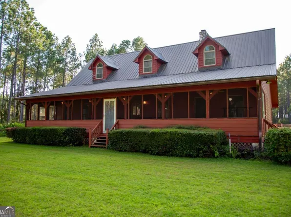 5495 Cross Rd, Broxton, GA 31519