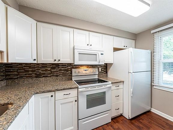 5th image of 929 Lynwood Ct