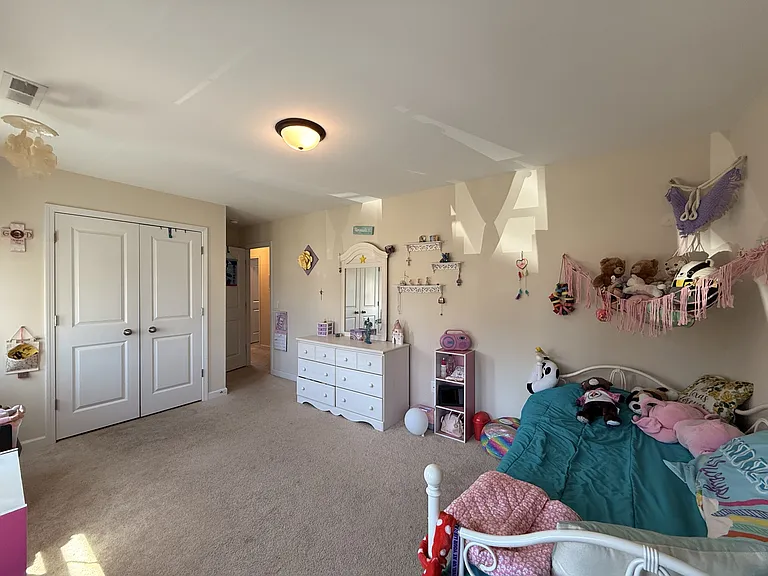 305 Agatha Ct — Photo 12