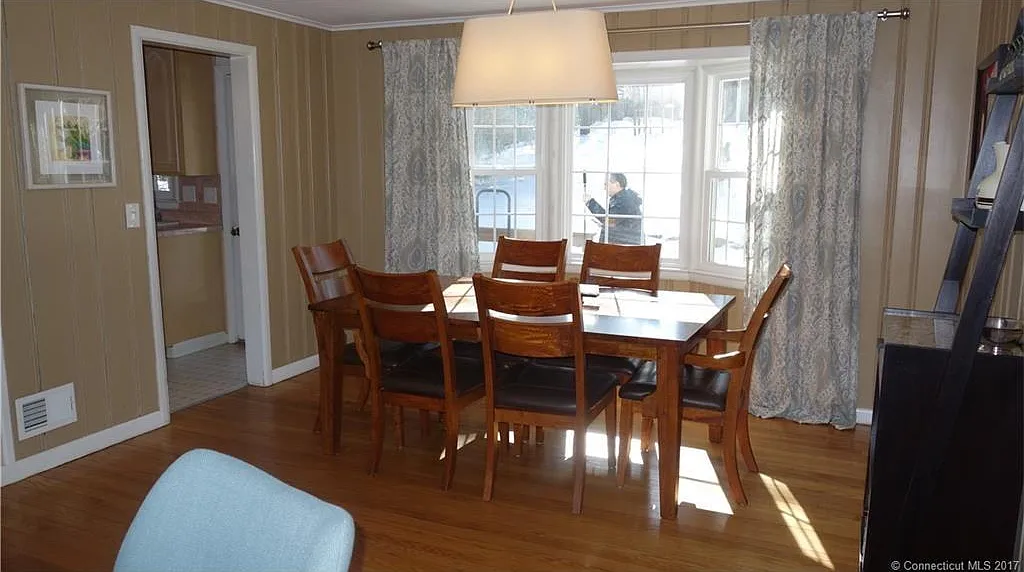 4 bed, 1400 sqft, $3,250 — Photo 3