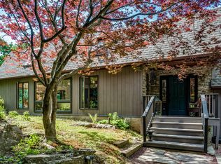 28 Highwoods Rd, Wyoming, PA 18644