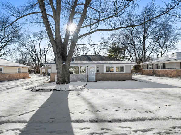 247 Blackhawk Dr, Park Forest, IL 60466