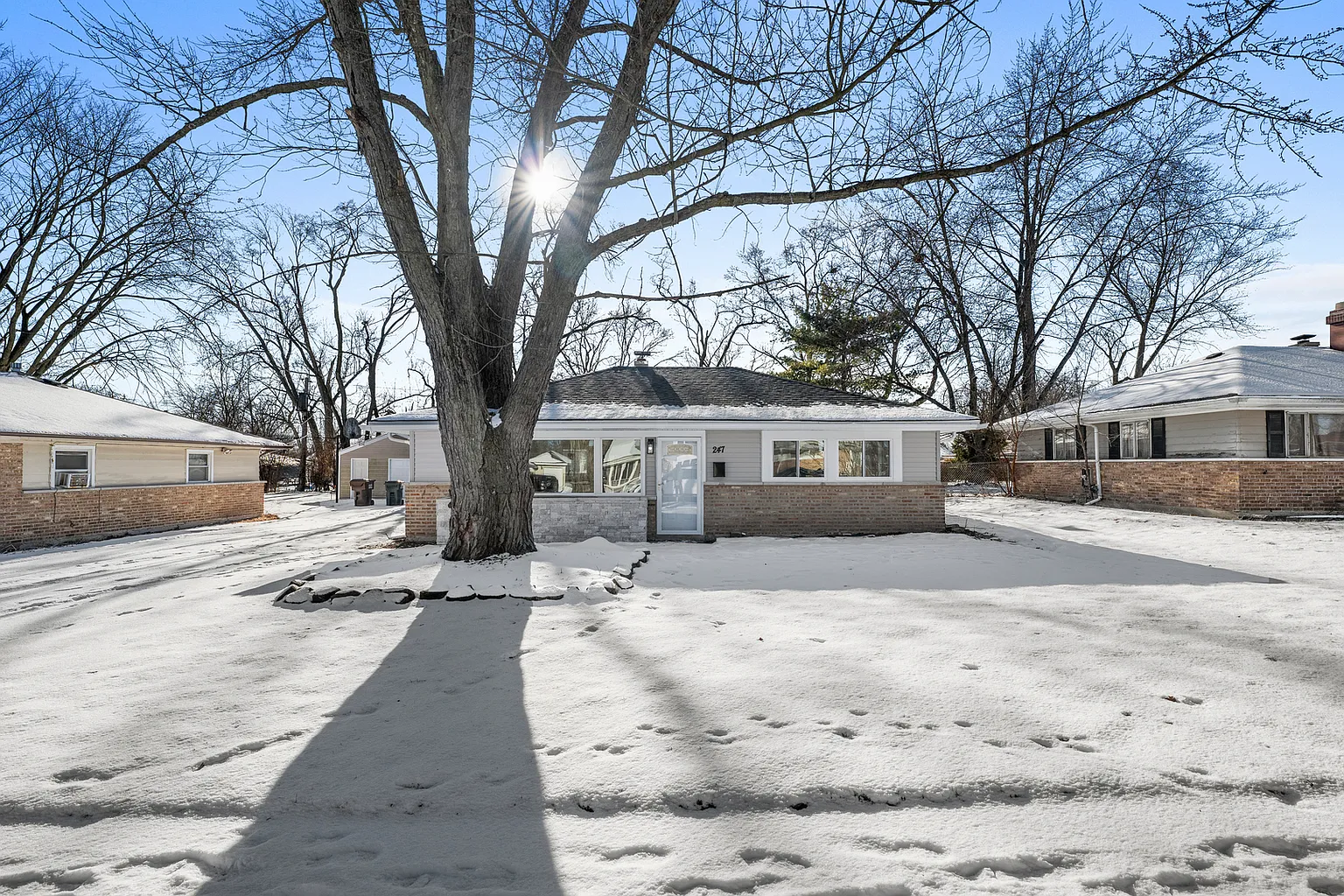 247 Blackhawk Dr photo 1