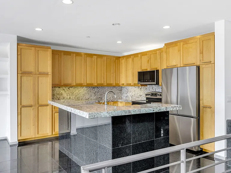 384 Loma Ter — Photo 11