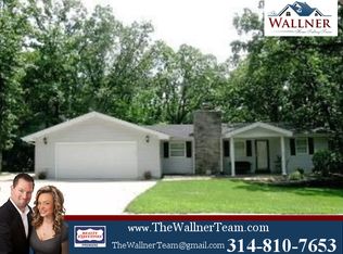 24 Glenwood Dr, Fenton, MO 63026