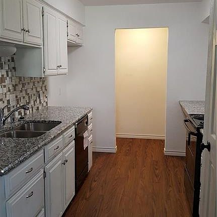 2nd image of 2325 Chapel Hill Ln