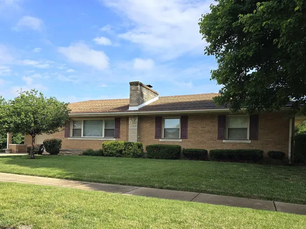 901 Coolidge Ave, Pekin, IL 61554