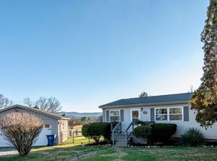 1303 Forest Hill Rd, Maryville, TN 37803
