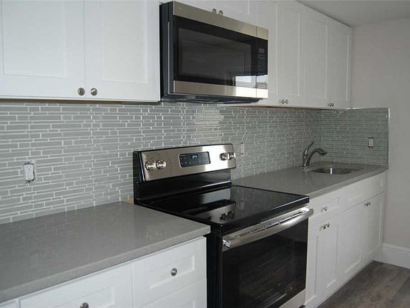 4th image of 130 Jefferson Ave APT 2