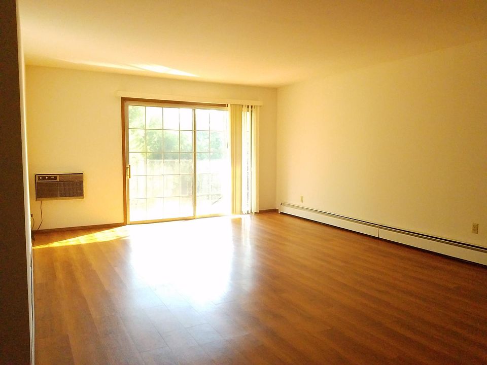 1st image of 214 Williamsburg Dr APT 7