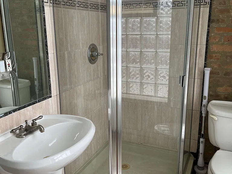 2200 W Monroe St #3 — Photo 16