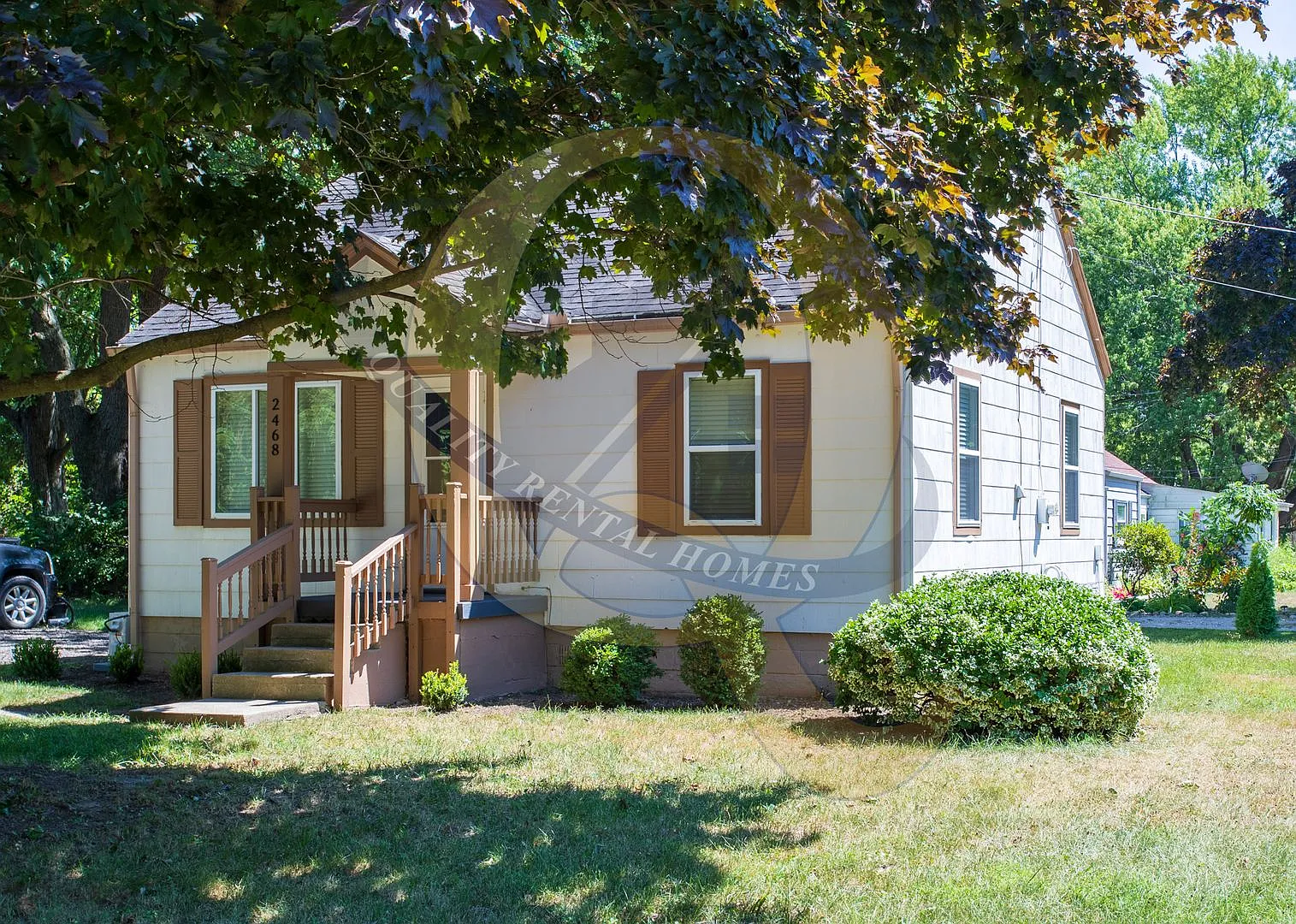 Well-maintained, Updated 2-bedroom home on double lot. — Photo 1