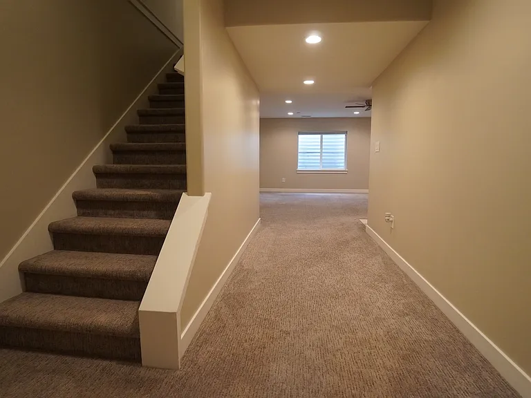 1203 E Roma Dr — Photo 23