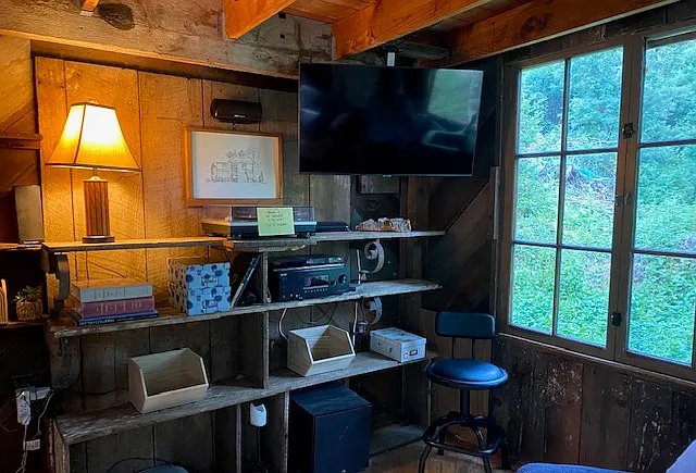vintage shelves, stereo and TV