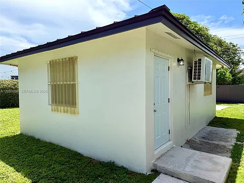 8301 SW 19th St #ADU Photo 1