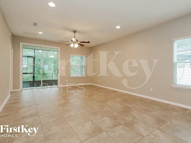 644 Drysdale Dr — Photo 5