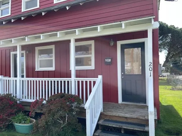 201 16th St NE, Long Beach, WA 98631