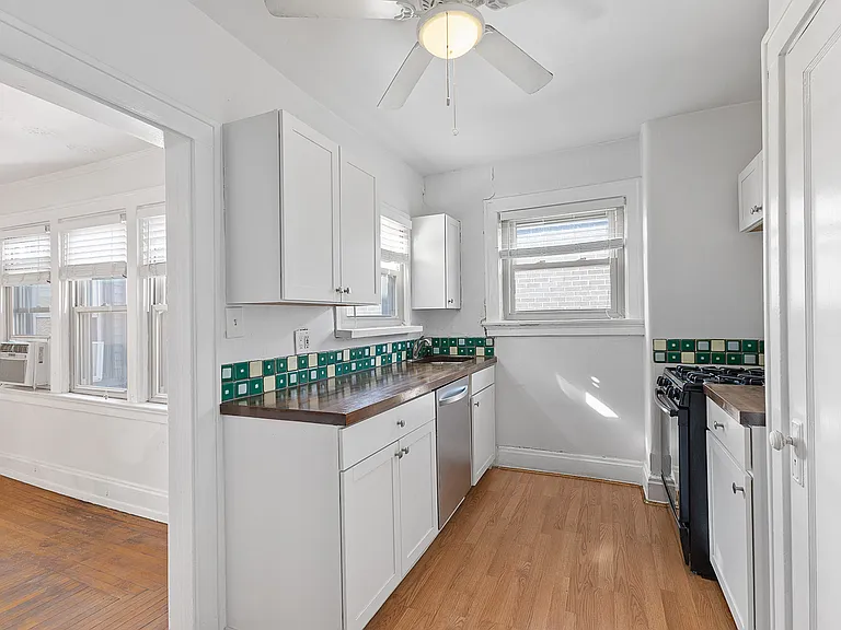 3096 Madison Rd #8 — Photo 8