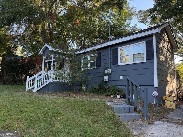 263 S Pond St, Toccoa, GA 30577