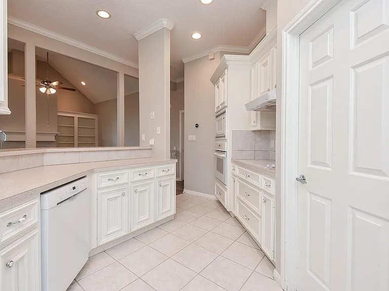 11102 Waxwing St — Photo 9