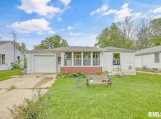 304 E 3rd St, Delavan, IL 61734