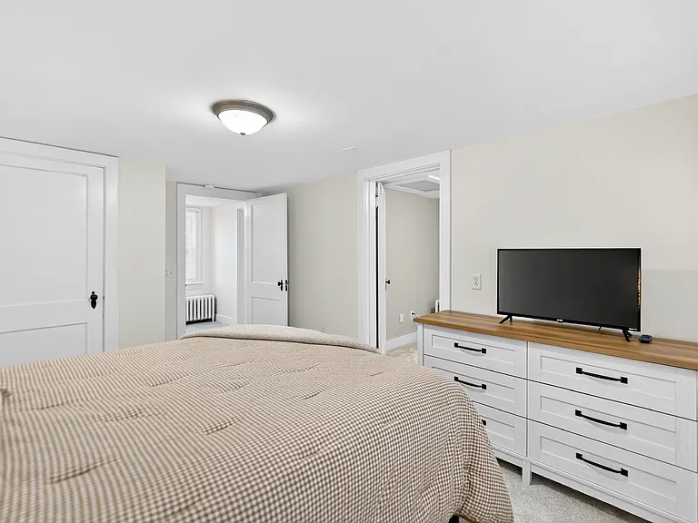 1389 Mount Pleasant Rd — Photo 20