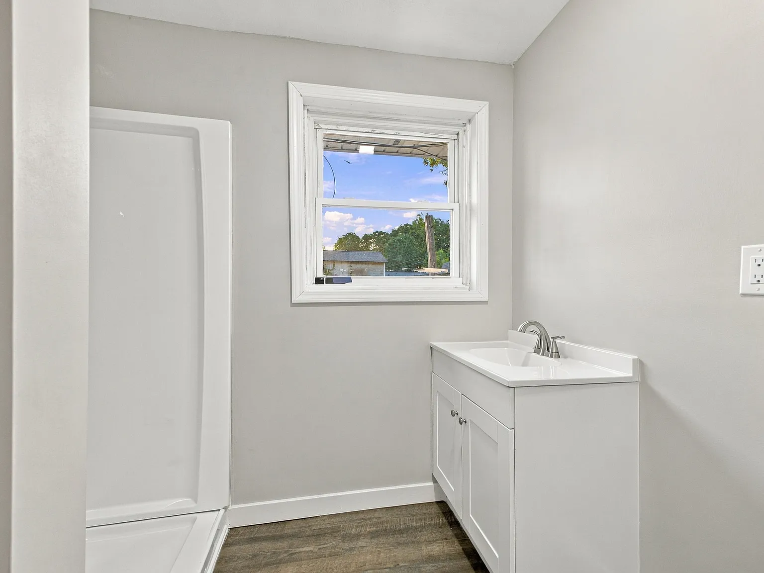 4 bed, 1350 sqft, $1,900 — Photo 4